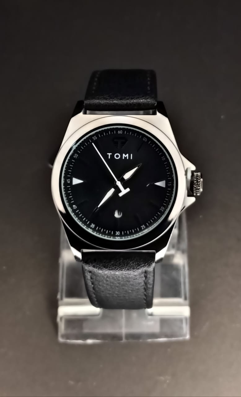 TOMI Exclusive Men’s Quartz Date Watch with Leather Band